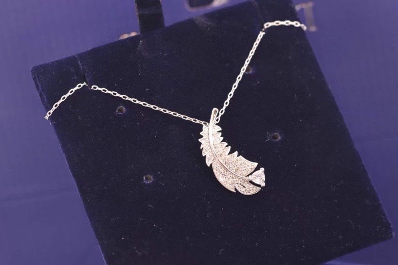 Swarovski Necklace 05yxh26